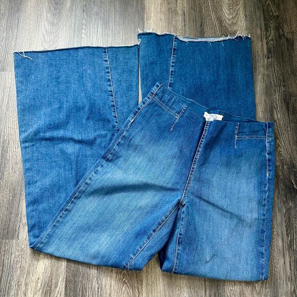 We The Free Denim - We The Free High Rise Flare Jeans Raw Hem Blue Denim Size 29